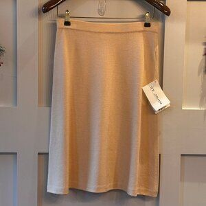 ✨ St. John Evening  Knit Skirt NWT Size 4 💕 Wool Blend A-Line Classic ✨Pin-hole